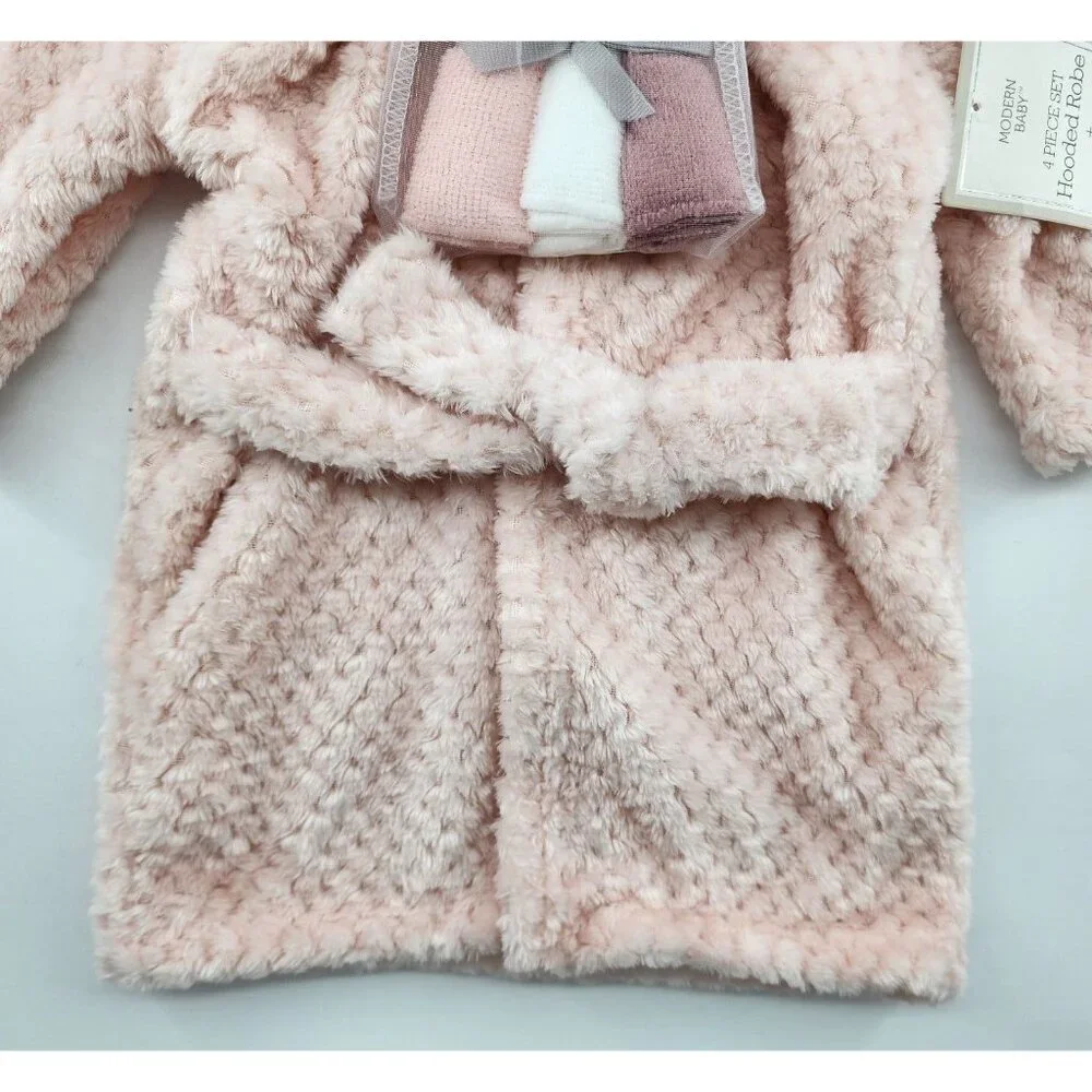 NWT Modern Baby‎ Pink 4 Piece Set Hooded Bathrobe + 3 Washcloths Size 0-9 Months